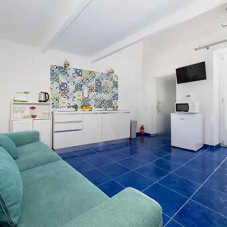 Santoro - De Vivo Realty Апартаменты *