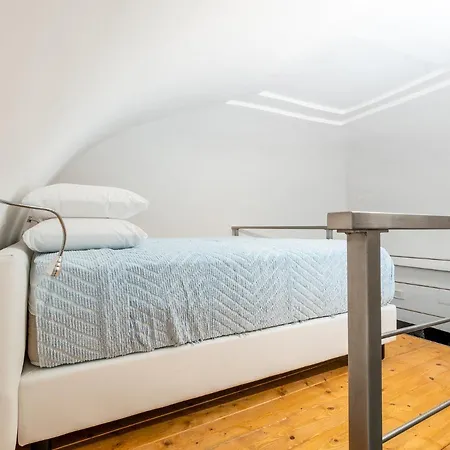 Апартаменты Santoro - De Vivo Realty