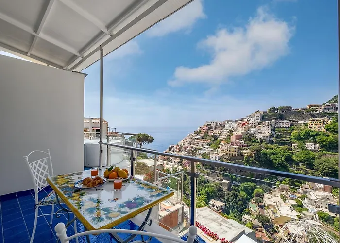 Santoro - De Vivo Realty דירה